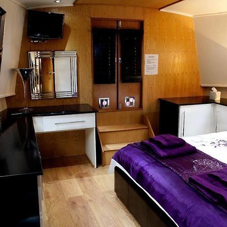 فندق ليفربولفي  The Joker Boat المظهر الخارجي الصورة